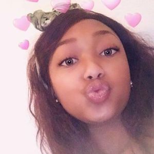 Meet your Posher, Neya